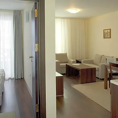 Aspen Apartahotel 3*