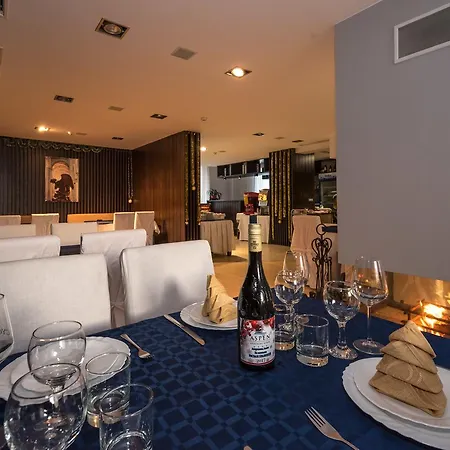 阿斯彭公寓酒店 3* 班斯科